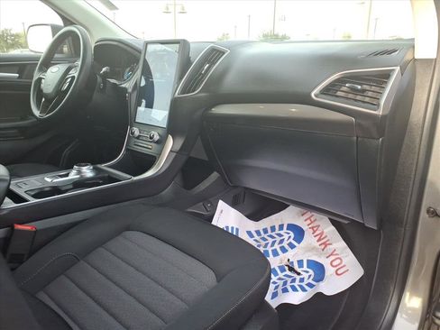 Certified 2023 Ford Edge SE image 10