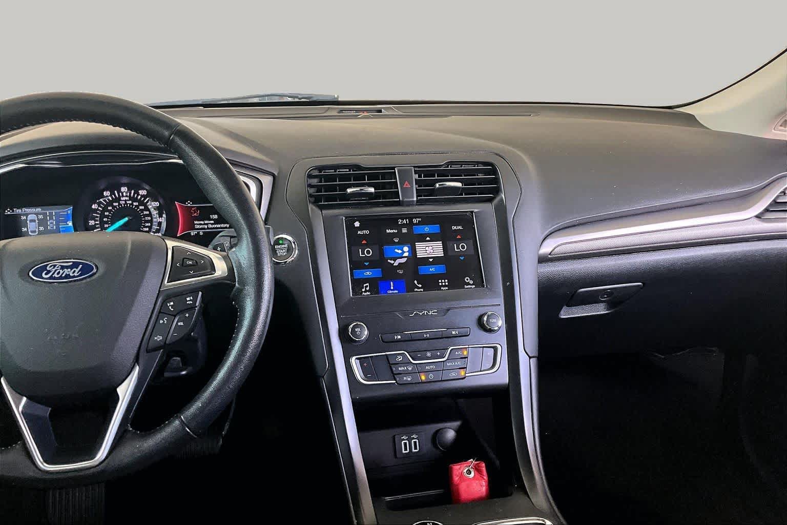 Used 2019 Ford Fusion SE w/ Equipment Group 151A FWD image 7