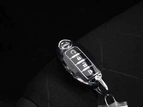 Certified 2019 Nissan Kicks SV FWD image 28