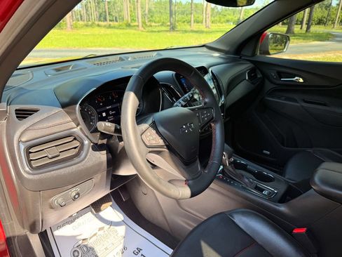 Used 2023 Chevrolet Equinox RS w/ RS Leather Package FWD image 13