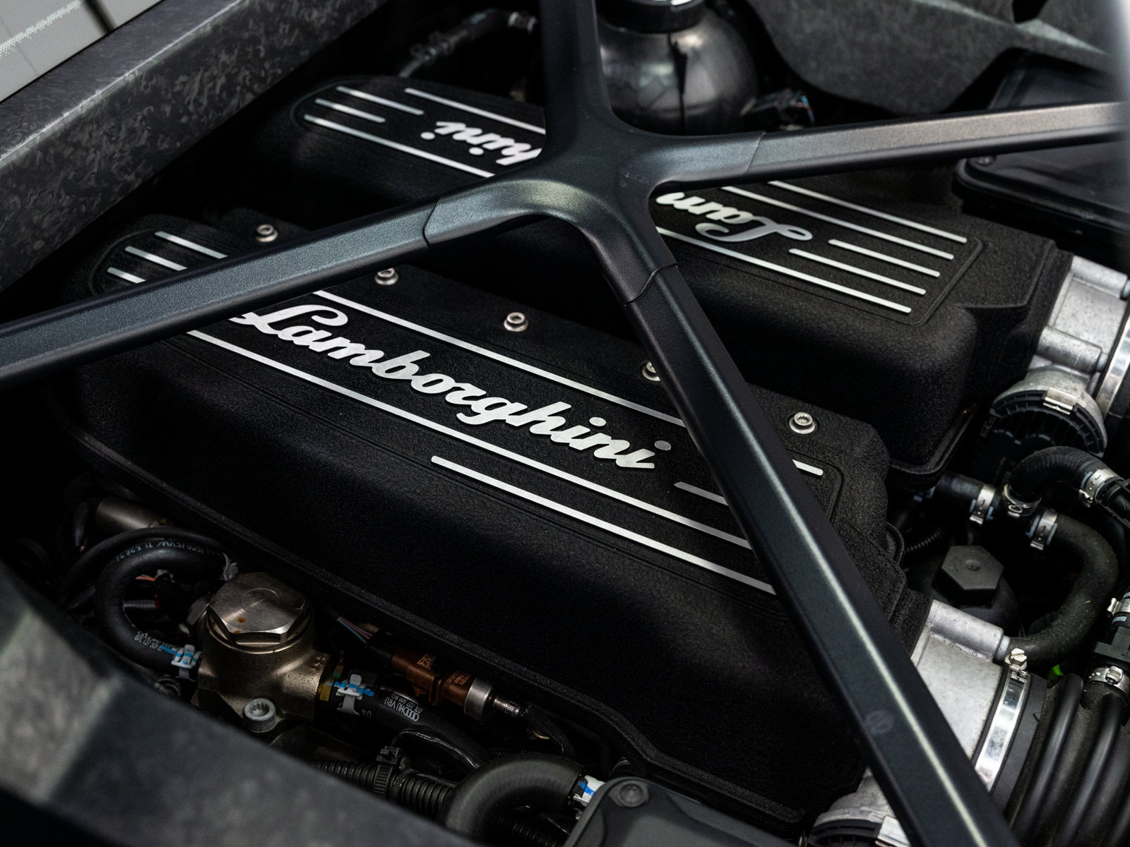 Used 2018 Lamborghini Huracan LP 610-4 AWD/4WD image 58