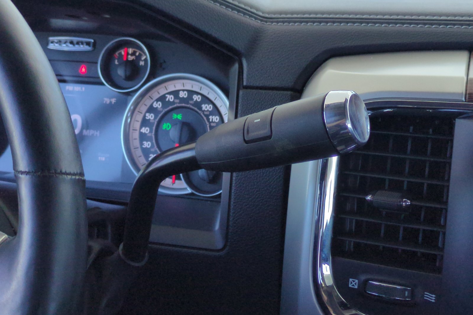 Used 2016 RAM 2500 Laramie w/ Protection Group AWD/4WD image 33