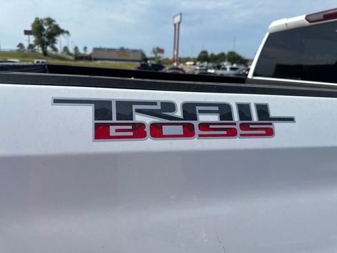 Used 2022 Chevrolet Silverado 1500 Custom Trail Boss w/ Safety Confidence Package AWD/4WD image 8