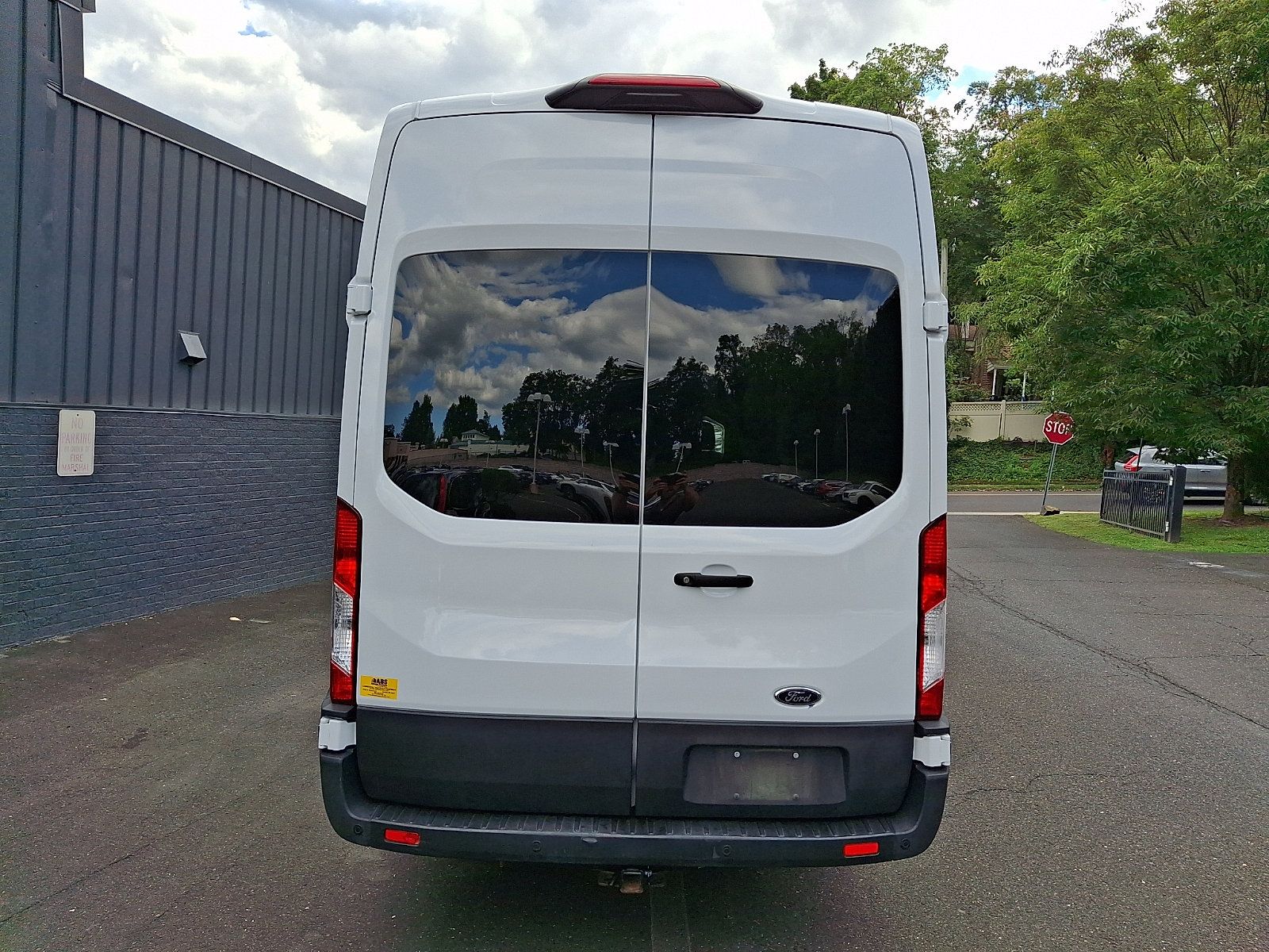 Used 2022 Ford E-Transit 148 High Roof Extended RWD image 5