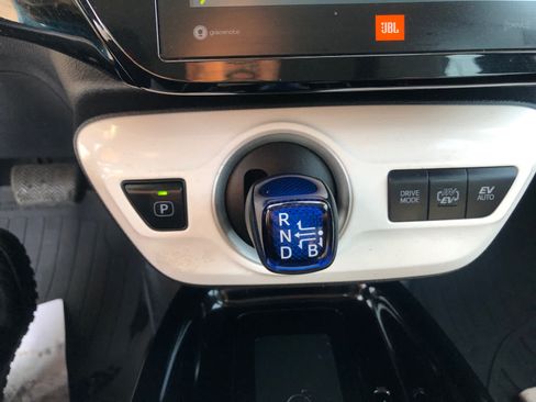 Used 2017 Toyota Prius Prime Advanced FWD image 14