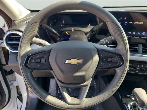 New 2026 Chevrolet Trax LT image 19