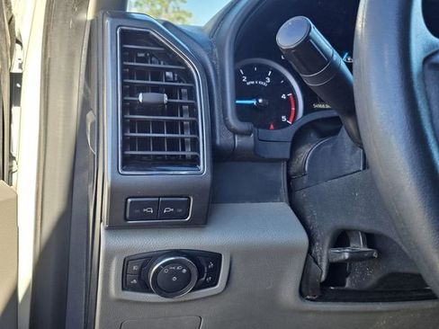 Certified 2022 Ford F250 XLT w/ XLT Premium Package image 17