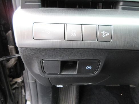 Used 2025 Hyundai Kona SEL AWD/4WD image 22