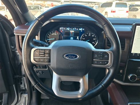 Used 2023 Ford Expedition Limited image 14