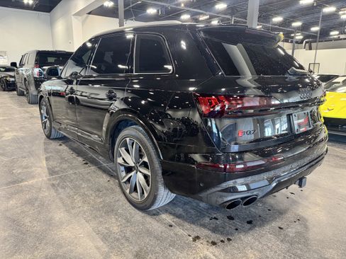 Used 2023 Audi SQ7 Prestige image 2