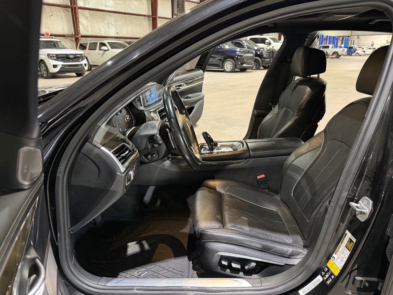 Used 2016 BMW 750i xDrive AWD/4WD image 13