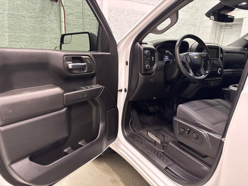 Used 2023 Chevrolet Silverado 1500 Custom AWD/4WD image 15