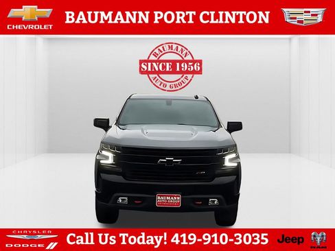 Used 2021 Chevrolet Silverado 1500 LT Trail Boss w/ Convenience Package II image 1