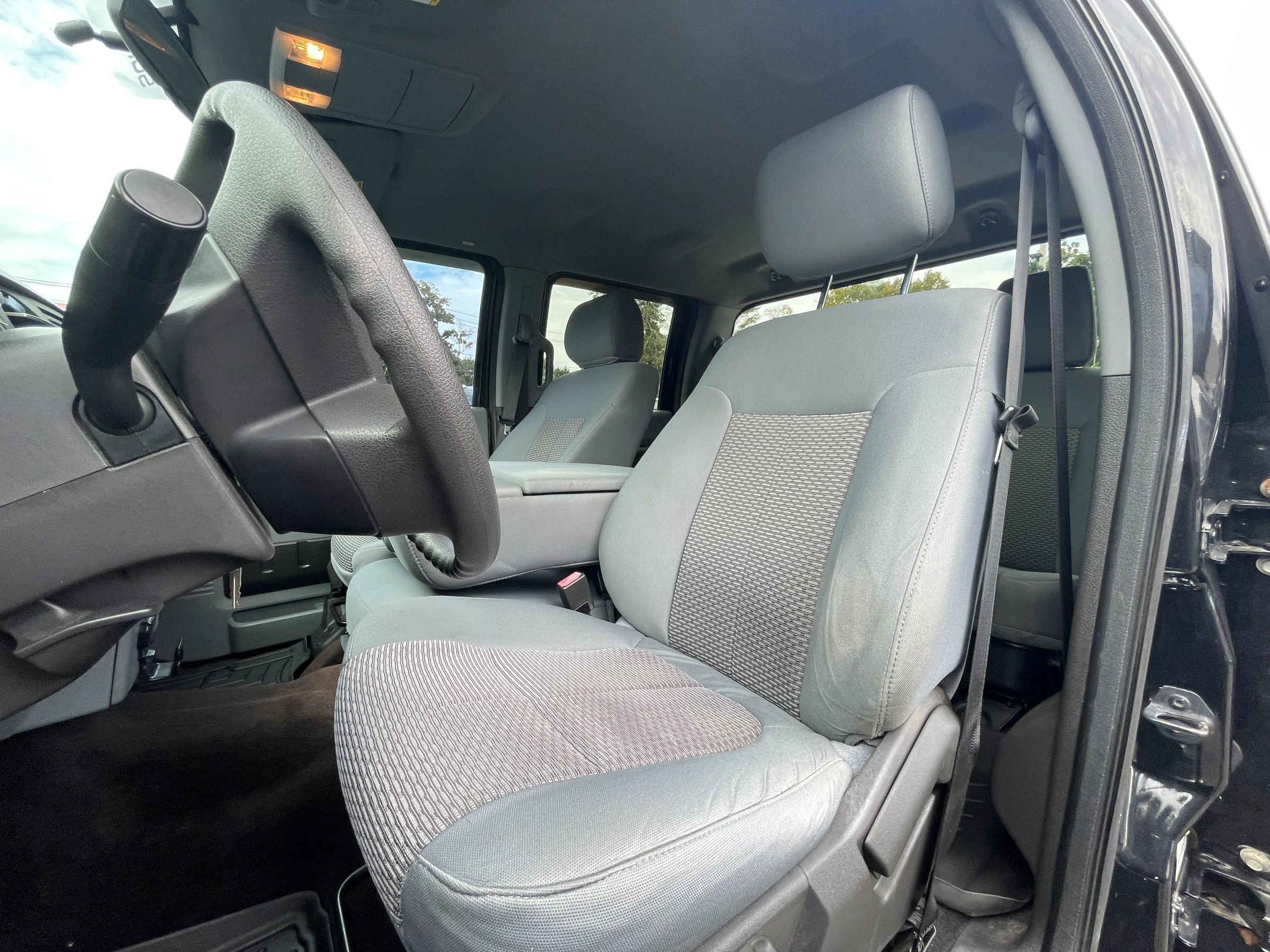 Used 2012 Ford F250 XLT w/ Snow Plow Prep Pkg AWD/4WD image 11
