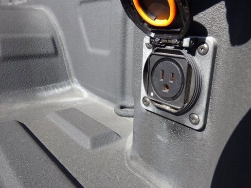 Used 2025 Chevrolet Silverado 1500 ZR2 w/ Technology Package image 23