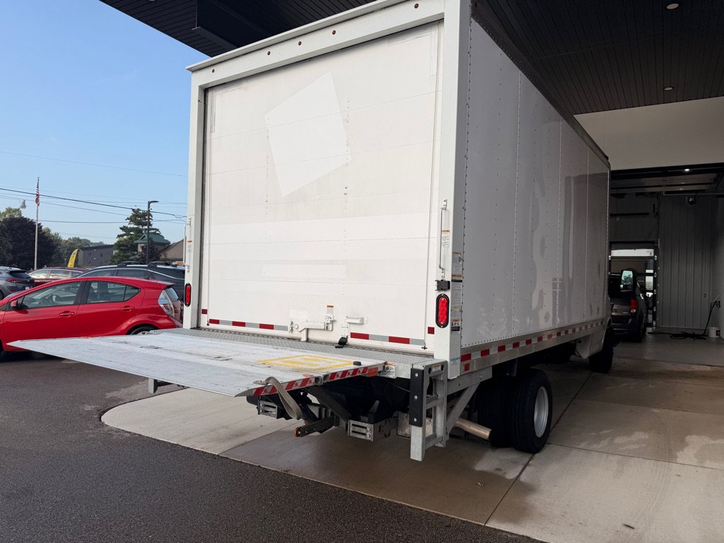 Used 2025 Chevrolet Express 4500 Extended w/ Power Convenience Package RWD image 20