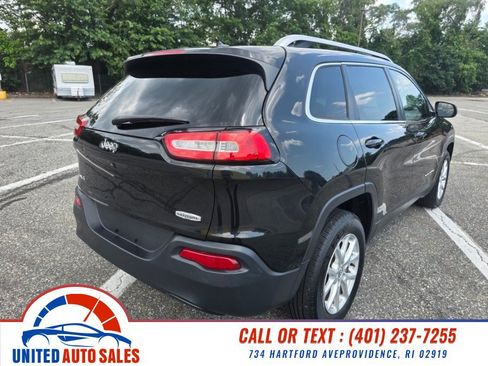 Used 2015 Jeep Cherokee Latitude w/ Cold Weather Group AWD/4WD image 5