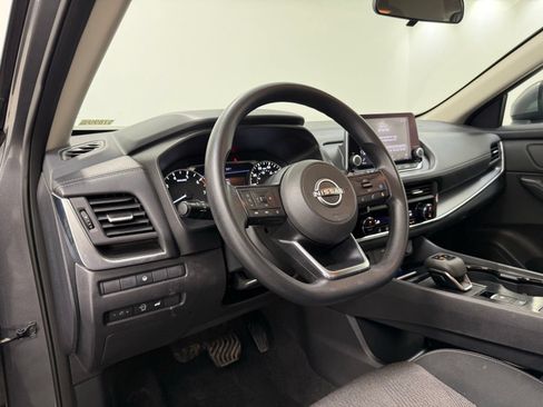 Used 2024 Nissan Rogue SV FWD image 13