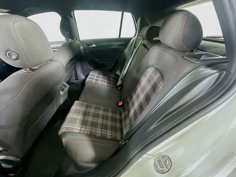 Used 2019 Volkswagen GTI SE image 13