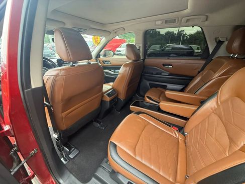 Used 2023 Nissan Pathfinder Platinum AWD/4WD image 27