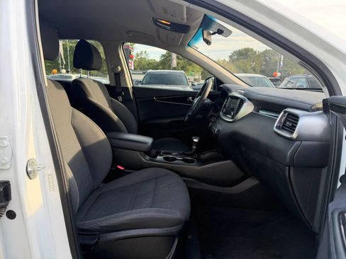 Used 2020 Kia Sorento LX AWD/4WD image 15