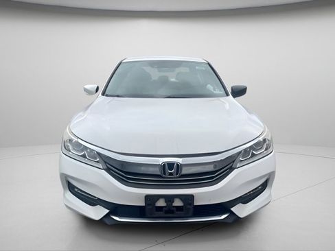 Used 2017 Honda Accord Sport image 3