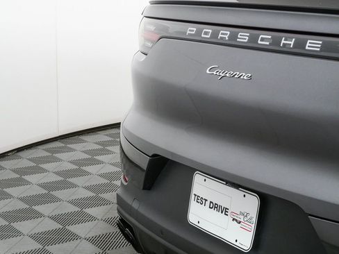 Certified 2023 Porsche Cayenne Coupe image 37