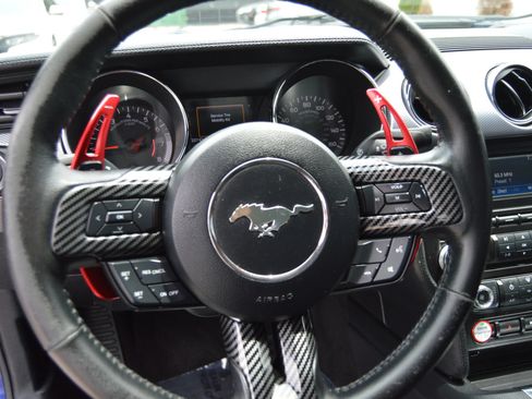 Used 2016 Ford Mustang Coupe RWD image 10