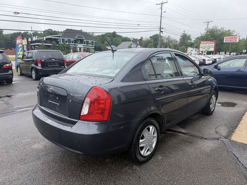 Used 2011 Hyundai Accent GLS FWD image 4