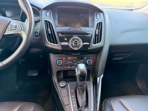 Used 2017 Ford Focus Titanium image 26