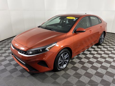 Used 2024 Kia Forte LXS w/ LXS Technology Package image 10