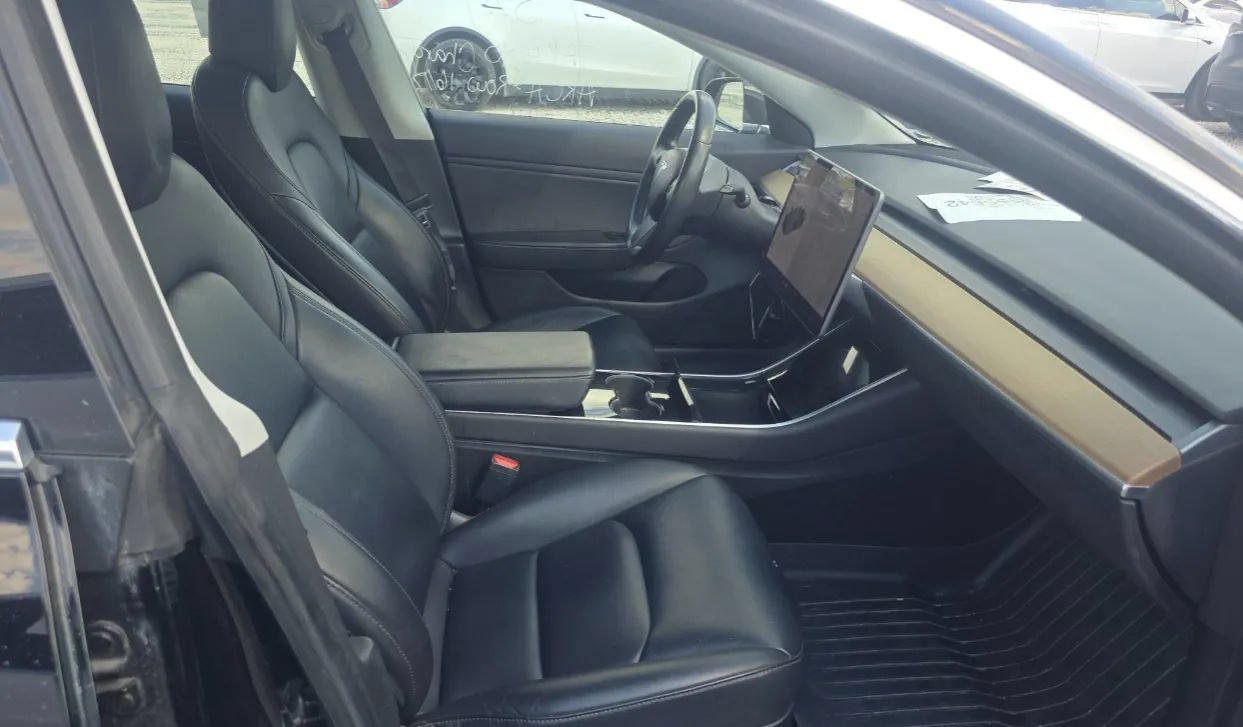 Used 2019 Tesla Model 3 Long Range RWD image 4