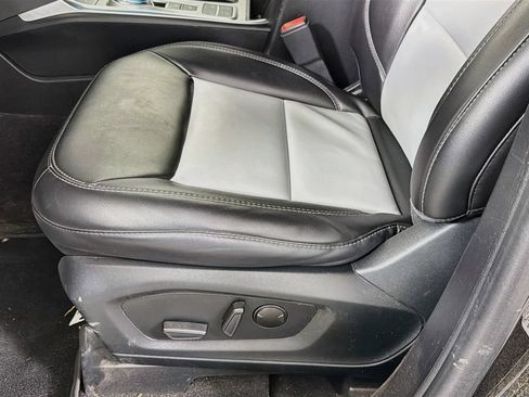 Used 2022 Ford Explorer XLT w/ Equipment Group 202A RWD image 23