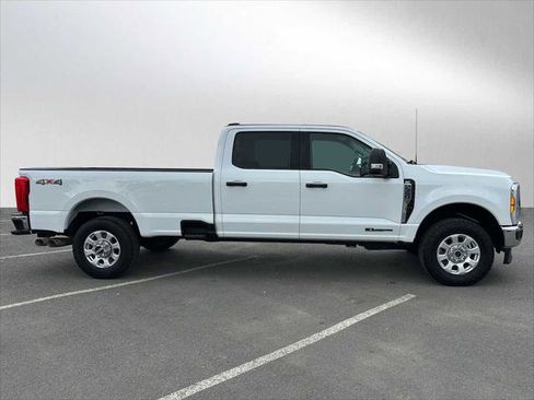 Used 2023 Ford F350 XLT image 2