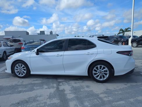 Used 2022 Toyota Camry LE image 8