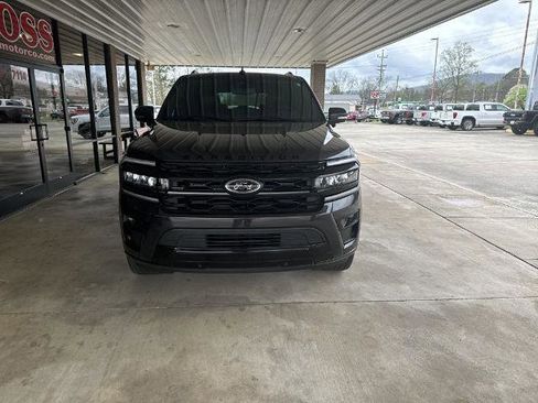 Certified 2024 Ford Expedition Limited image 2