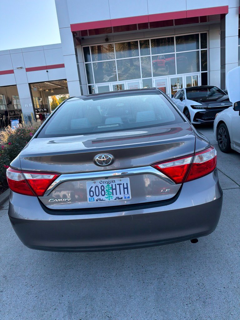 Used 2016 Toyota Camry LE FWD image 5