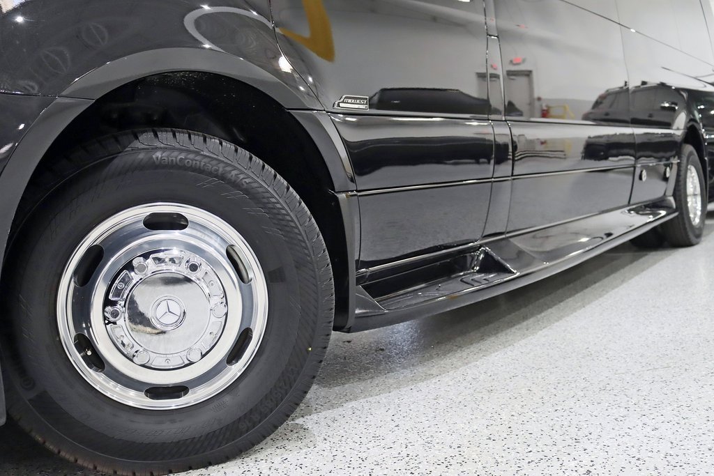 Used 2024 Mercedes-Benz Sprinter 3500 image 4