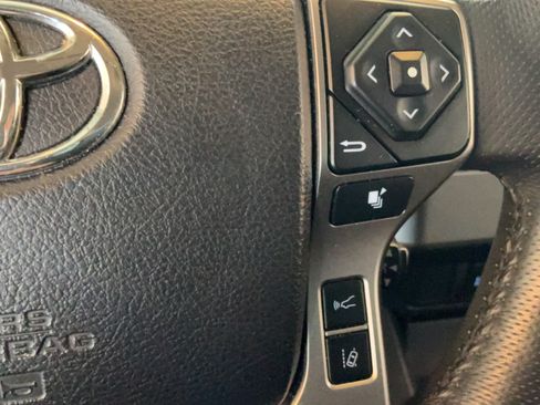 Used 2021 Toyota Tacoma SR5 RWD image 19