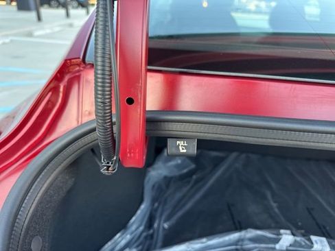 Certified 2025 Hyundai Elantra Sport image 29