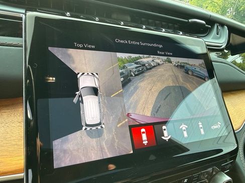 Used 2022 Jeep Grand Cherokee Summit AWD/4WD image 30