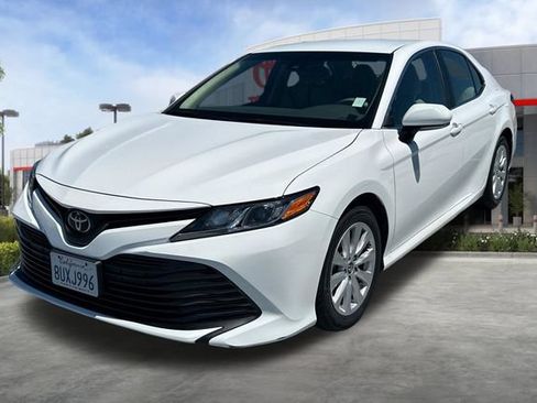 Used 2018 Toyota Camry LE w/ Convenience Package FWD image 3