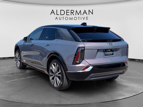 Used 2025 Cadillac Optiq Luxury 2 AWD/4WD image 3