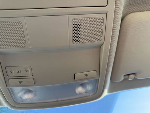 Used 2017 Volkswagen Passat 1.8T R-Line w/ R-Line Lighting Package image 15