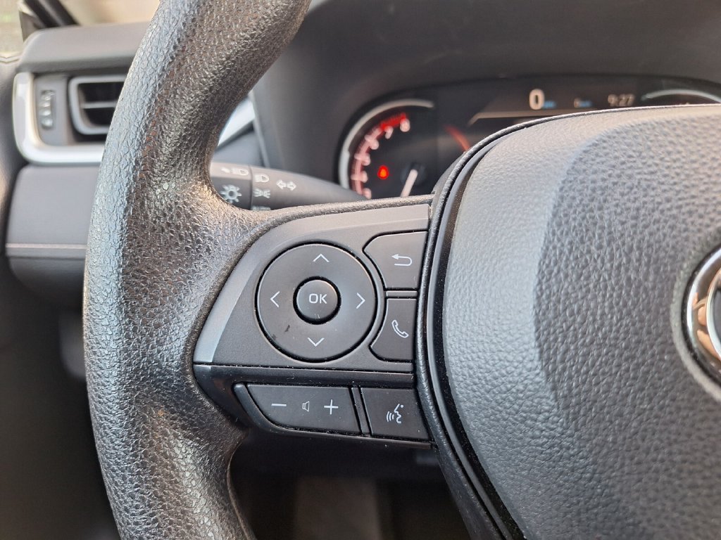 Used 2025 Toyota RAV4 XLE FWD image 16