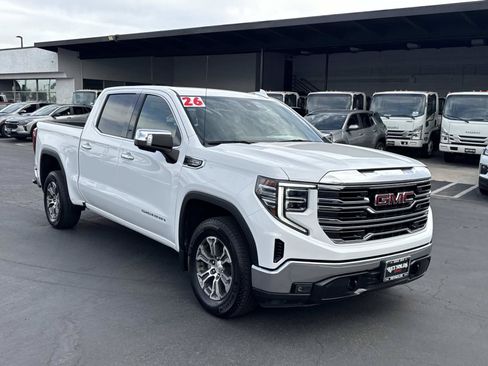 Used 2026 GMC Sierra 1500 SLT RWD image 3