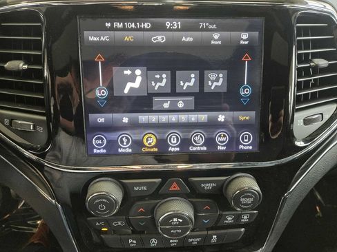 Used 2019 Jeep Grand Cherokee Limited AWD/4WD image 19