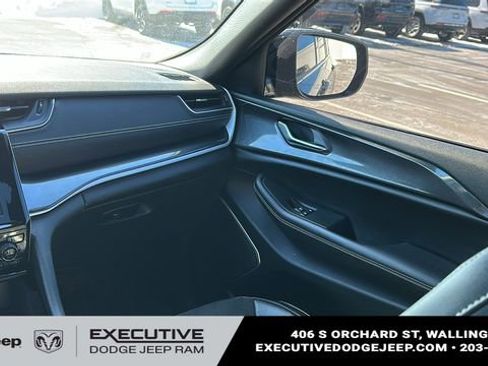Used 2023 Jeep Grand Cherokee Altitude AWD/4WD image 23