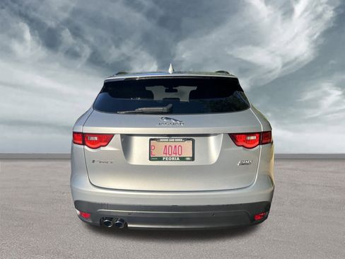 Used 2018 Jaguar F-PACE R-Sport image 4