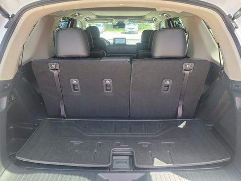 Used 2025 Honda Pilot Touring image 15